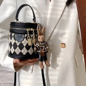 Chic Argyle Bucket Bag w/ Cute Matching Bunny Charm & Adjustable Strap - Black